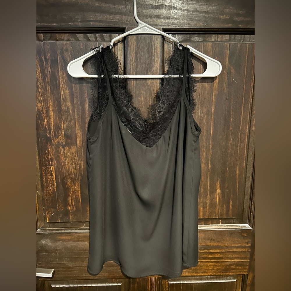 Women’s S black lace tank top
